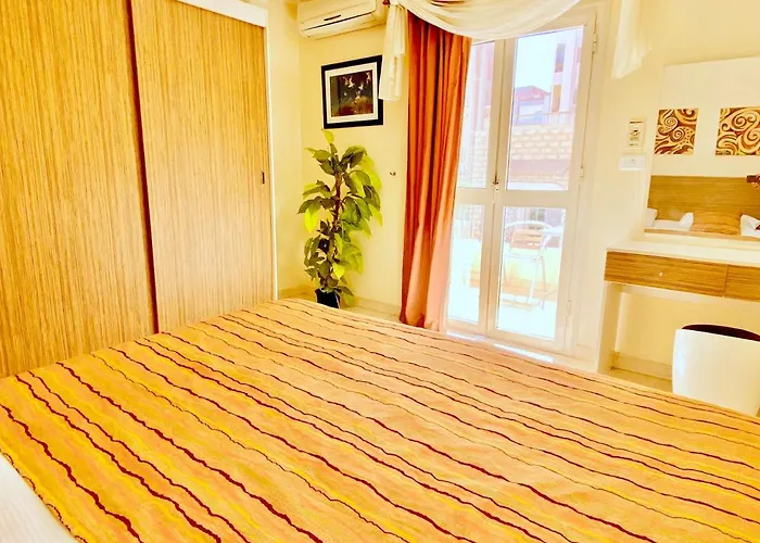 Rita House Sea View. Center Gurdaka