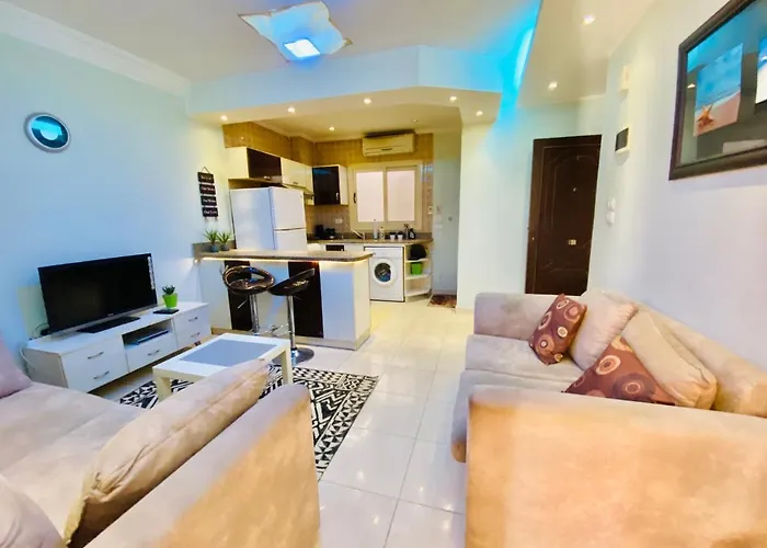 Rita House Sea View. Center Gurdaka